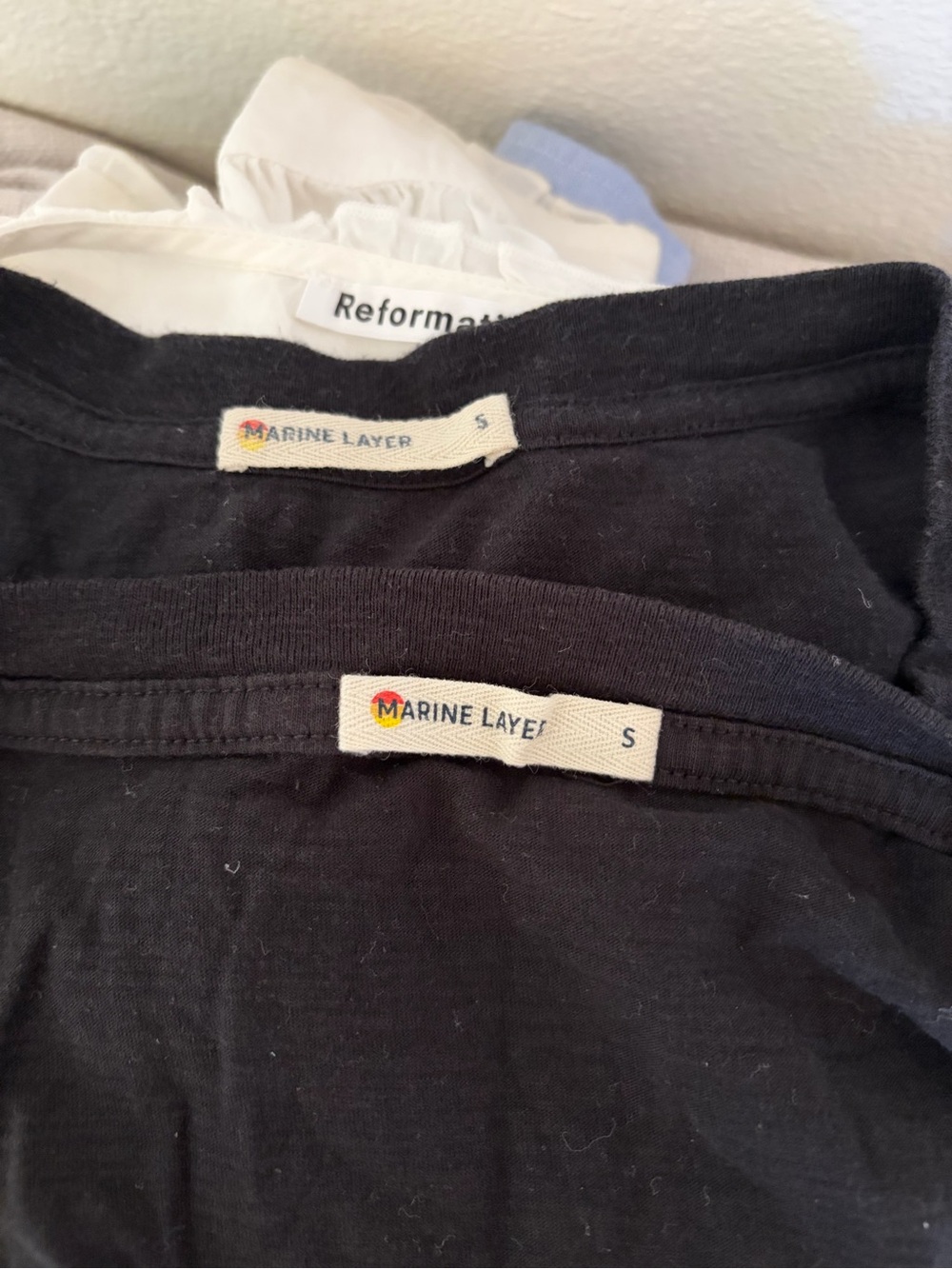 TWO Marine Layer Black V-Neck Short Sleeve Tee - Picture 6 of 6